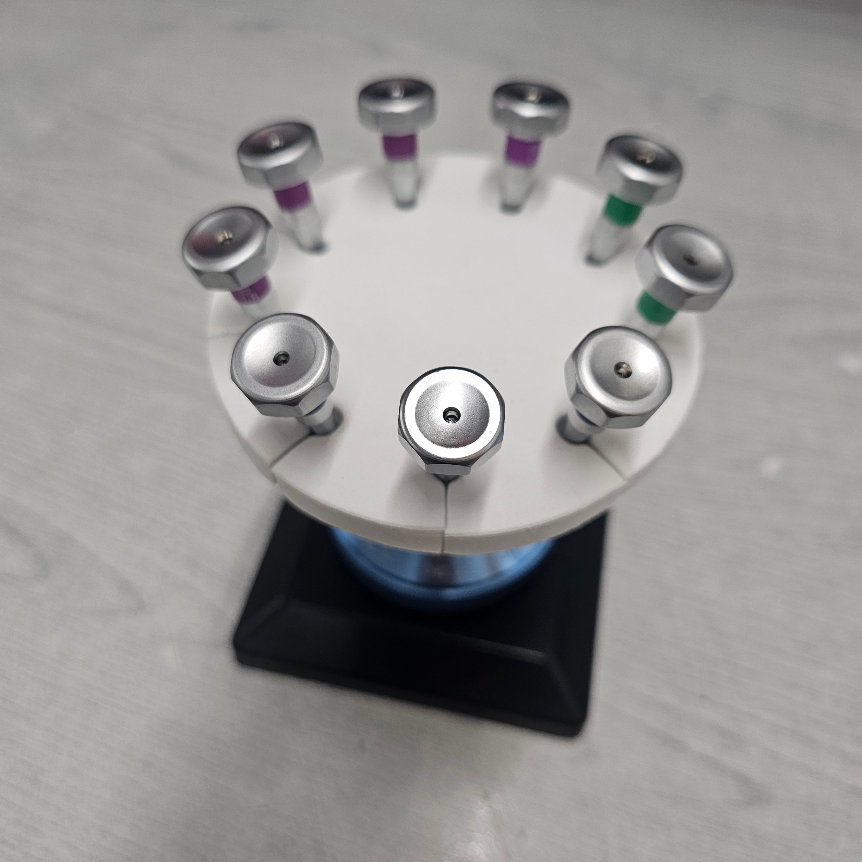 Set of 9 Screwdrivers with Swivel Base