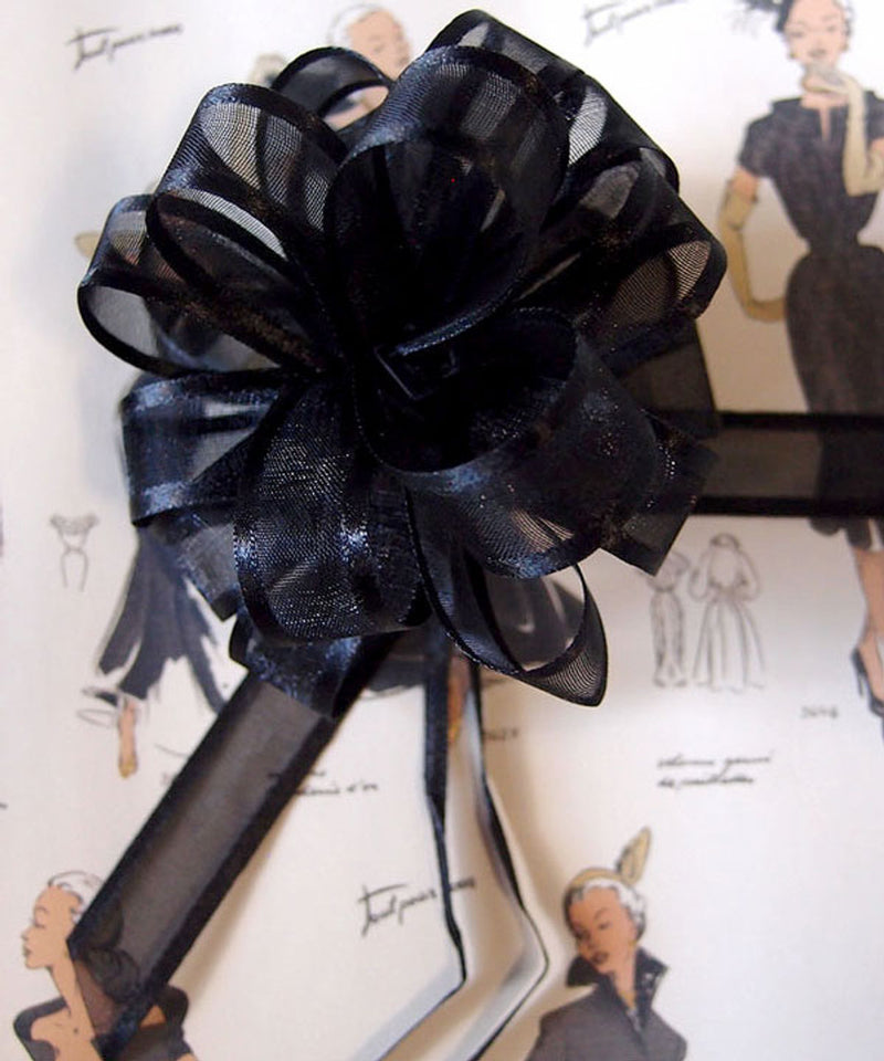 Satin-Edged Pull Bow